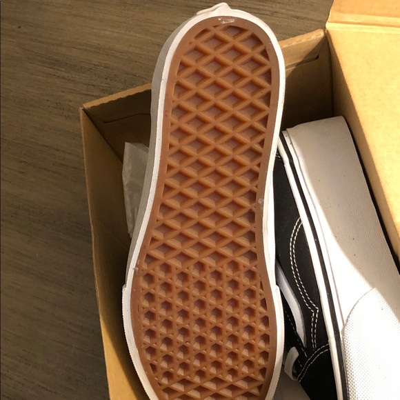 Vans Women’s Old School Black and White - Picture 8 of 8